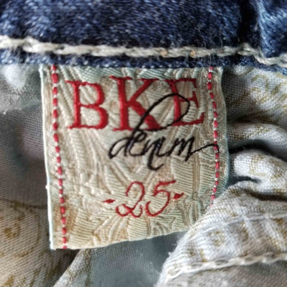 BKE Sabrina Crop/Capri Jeans Size 25 Distressed - Picture 5 of 8